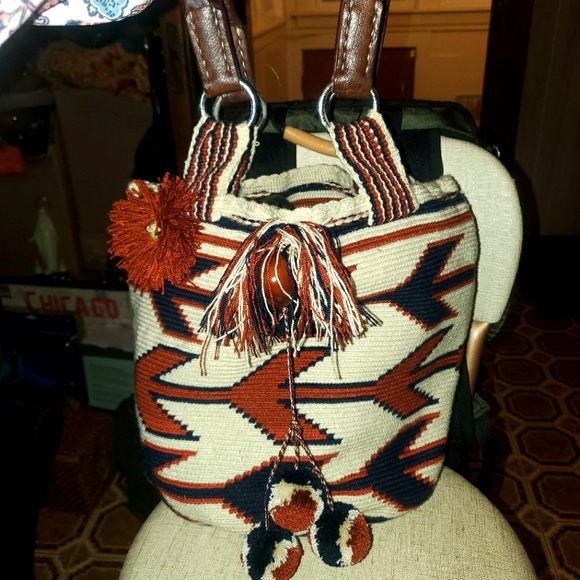 Wayuu Style Hand woven purse - Picture 1 of 8